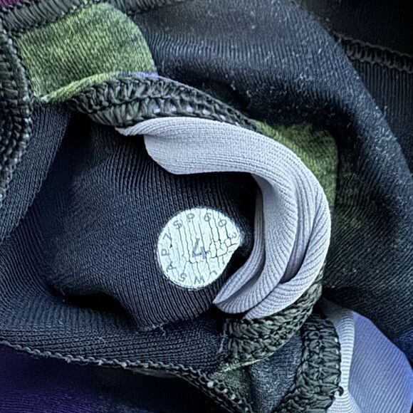 Lululemon Wunder Under Hi-Rise Tight Full-On Luxtreme 28"
Aura Dark Chrome Multi - Picture 6 of 13